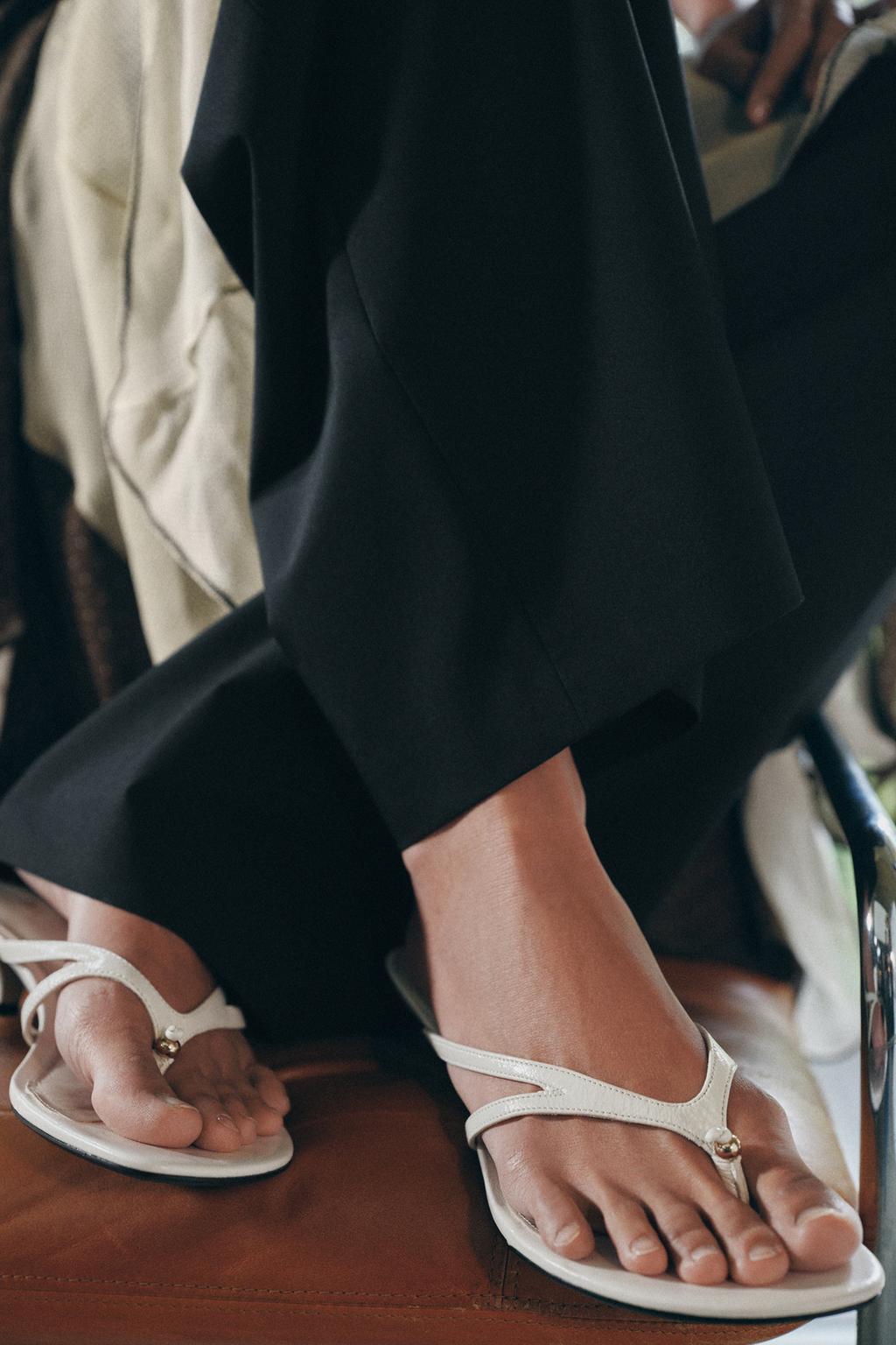 КОЖАНЫЕ БОСОНОЖКИ