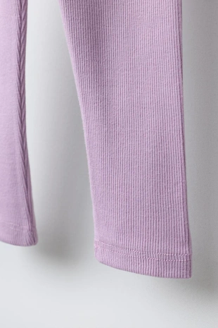 Леггинсы в рубчик с этикеткой