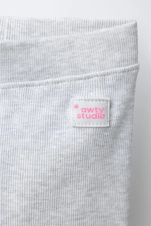 Леггинсы в рубчик с этикеткой