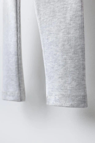 Леггинсы в рубчик с этикеткой