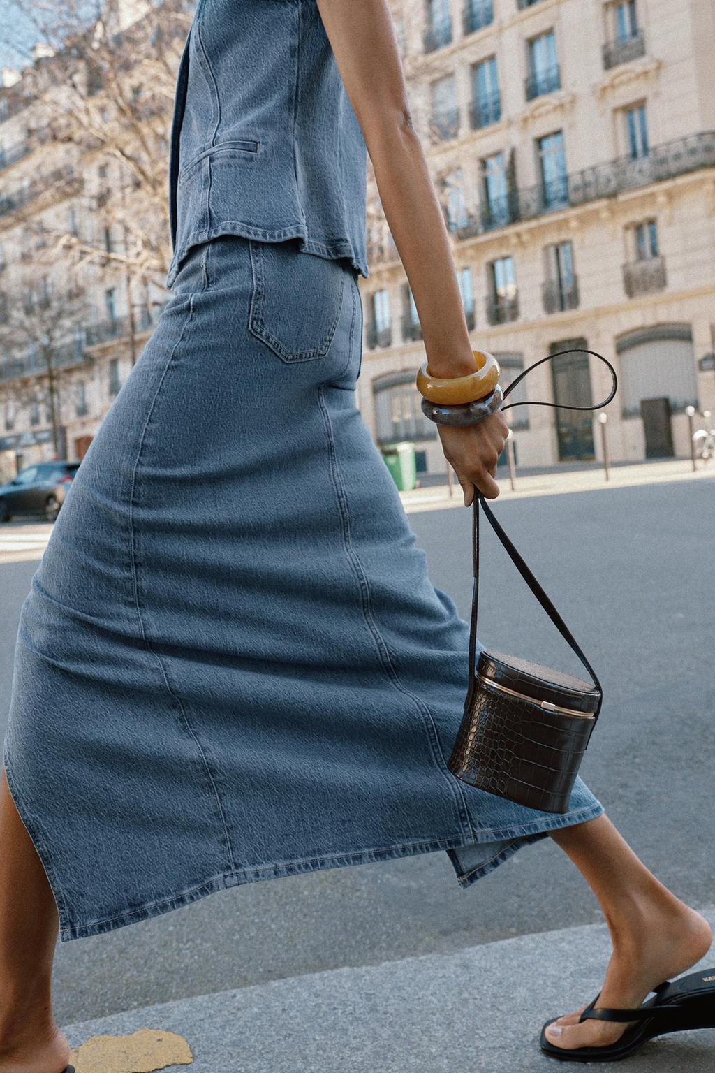 ЖЕСТКАЯ СУМКА С ТИСНЕНИЕМ