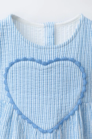 Платье в полоску с аппликацией «сердечко»
