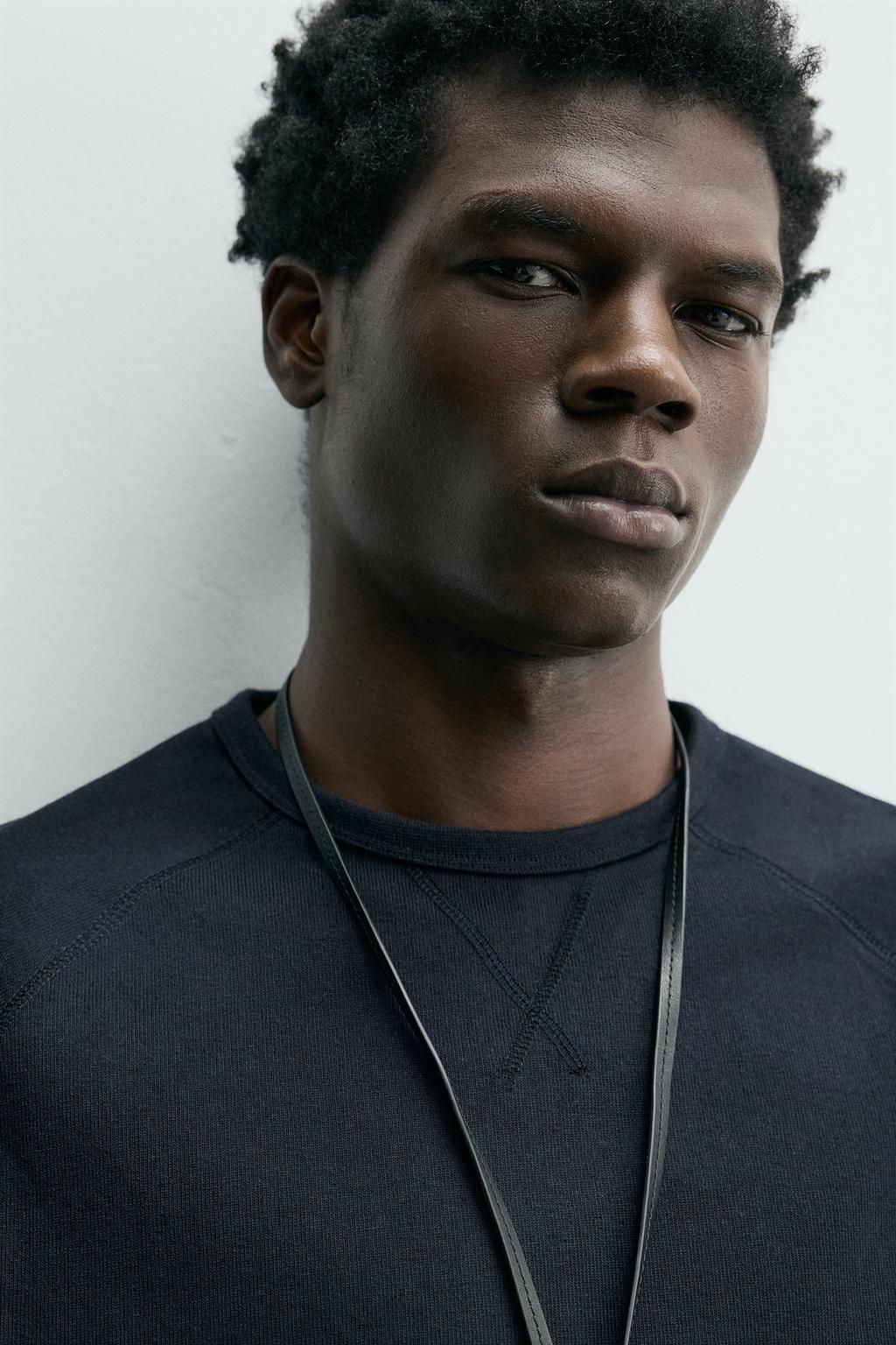 ФУТБОЛКА  С КРУГЛЫМ ВЫРЕЗОМ