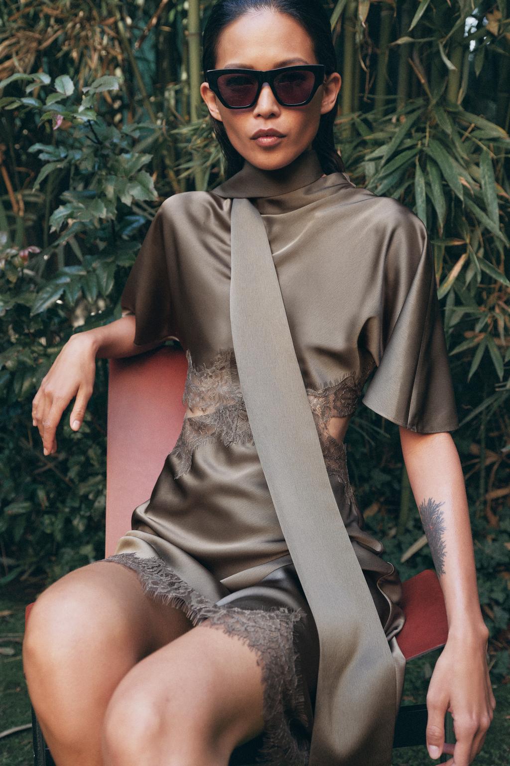 АТЛАСНОЕ ПЛАТЬЕ С КРУЖЕВОМ — коллекция Zara «ZW»