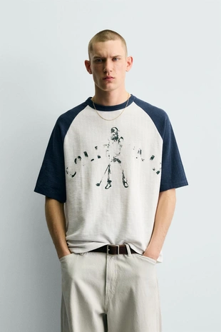 Трикотажная футболка колор-блок с принтом- Заказать в России