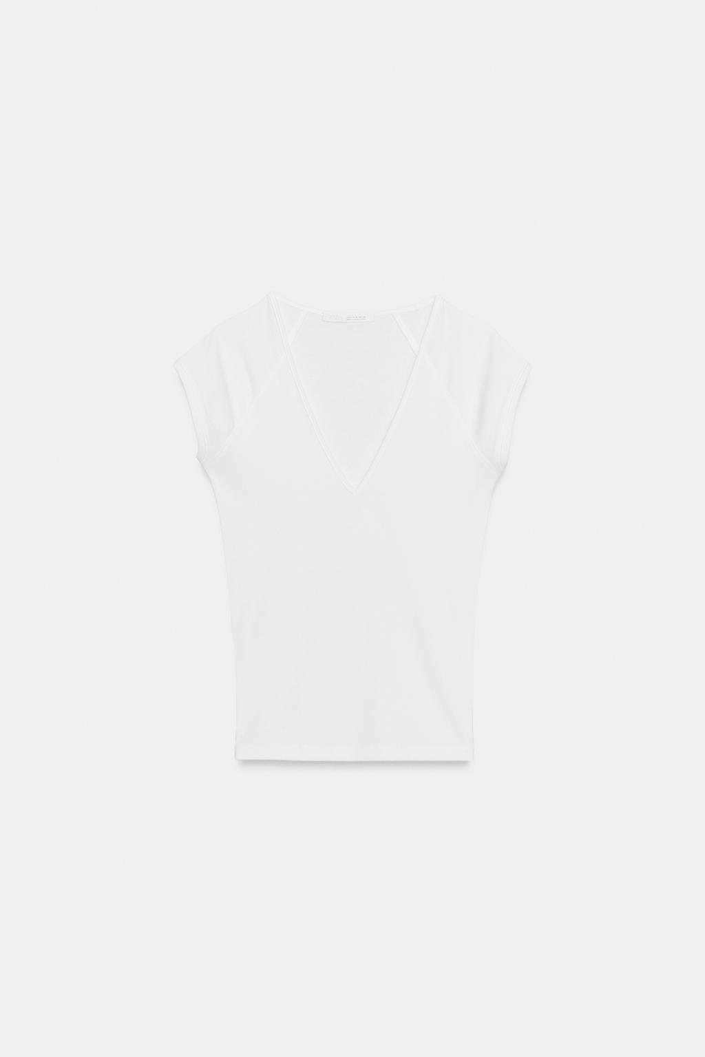 ФУТБОЛКА С V-ОБРАЗНЫМ ВЫРЕЗОМ