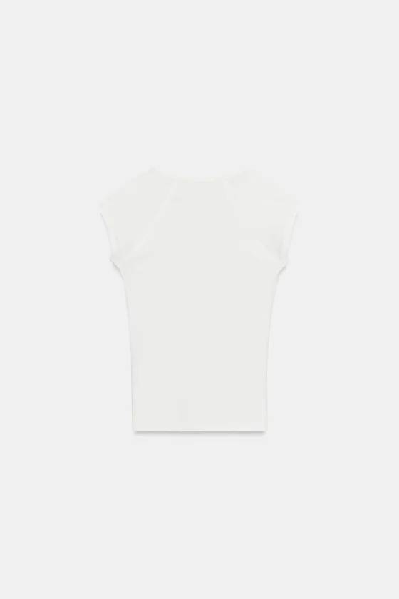 ФУТБОЛКА С V-ОБРАЗНЫМ ВЫРЕЗОМ
