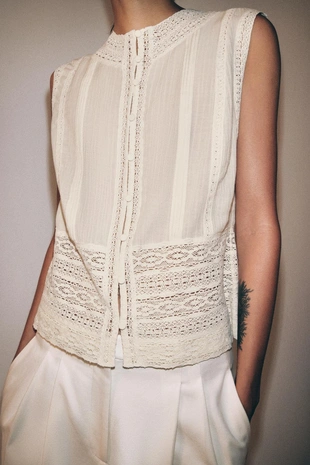 Блуза с кружевом и без рукавов — коллекция Zara «Zw»- Заказать в России