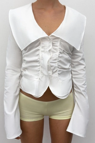 Рубашка с воланами и контрастными элементами- Заказать в России