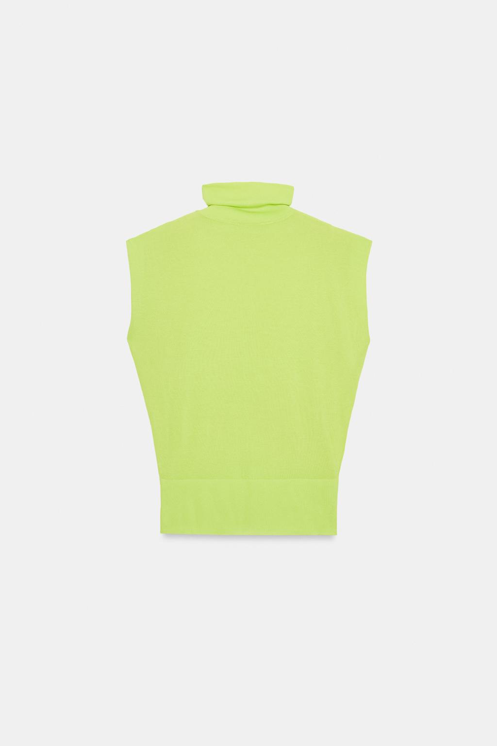 СВОБОДНЫЙ ТРИКОТАЖНЫЙ ТОП С ВОРОТНИКОМ-СТОЙКОЙ