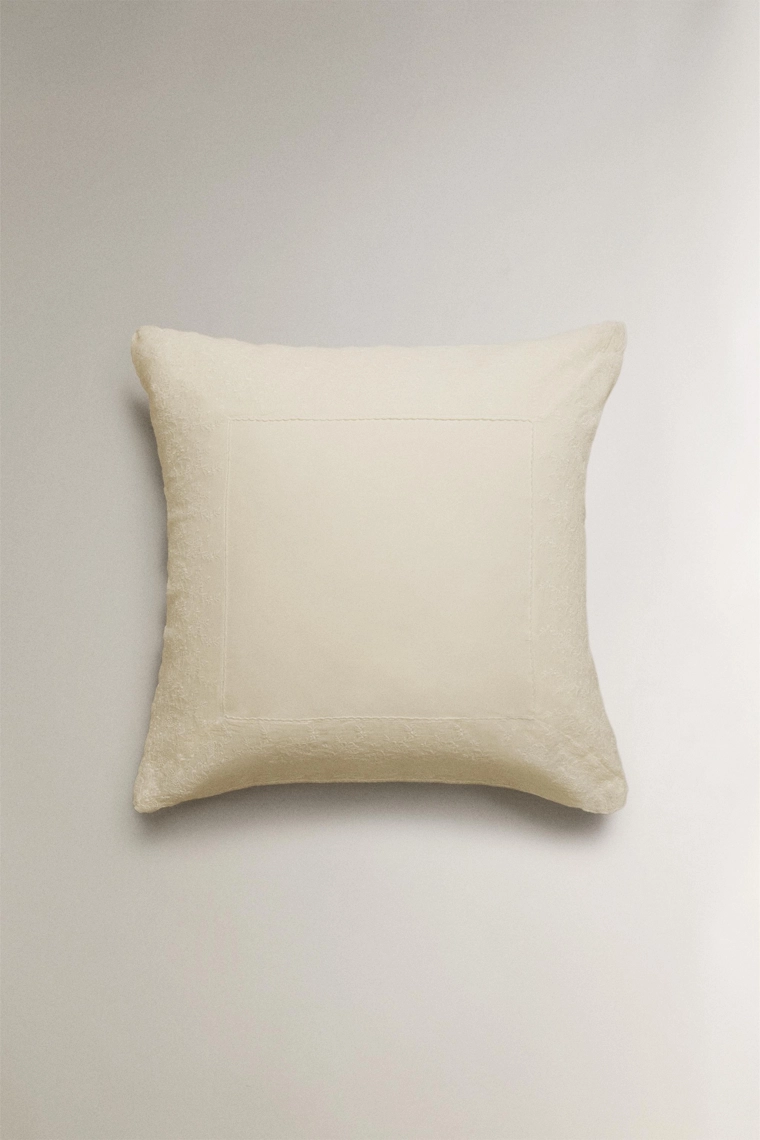 Вышитая наволочка из перкаля (200 нитей на дюйм)