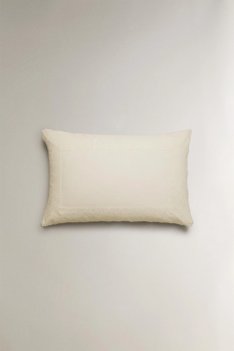 Вышитая наволочка из перкаля (200 нитей на дюйм)