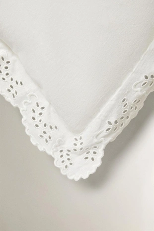 Подушка с вышивкой и отделкой- Заказать в России