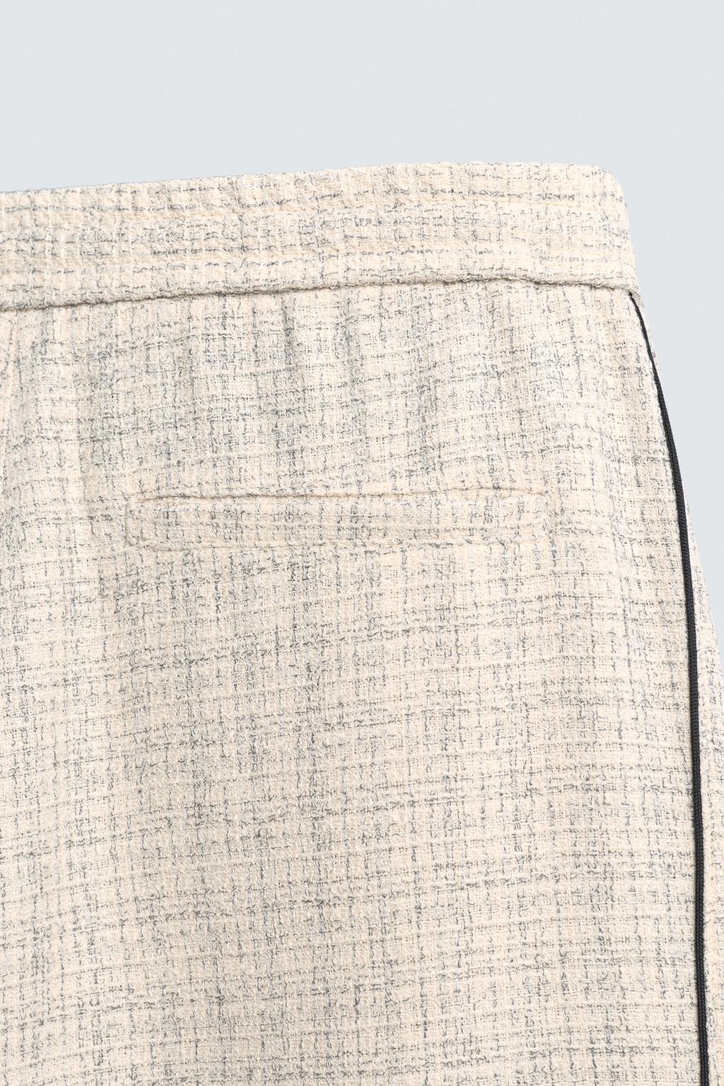 БРЮКИ-ДЖОГГЕРЫ С КОНТРАСТНЫМИ ЛАМПАСАМИ