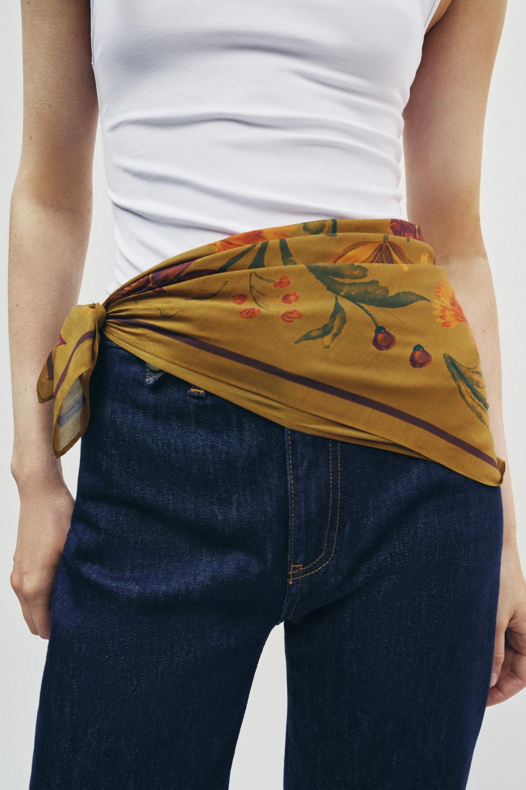 ШЕЛКОВЫЙ ПЛАТОК С ЦВЕТОЧНЫМ ПРИНТОМ