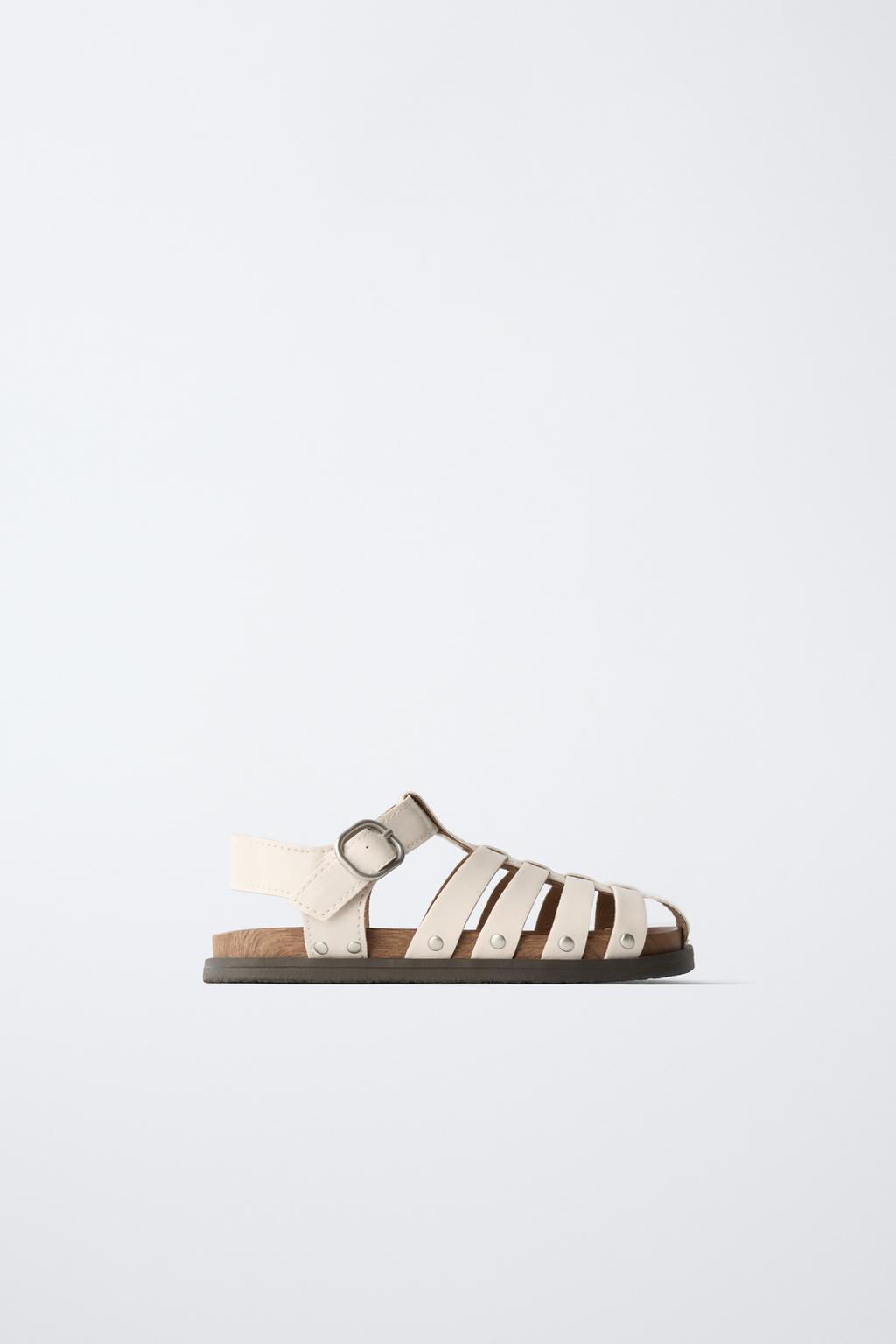 САНДАЛИИ С ЗАКЛЕПКАМИ