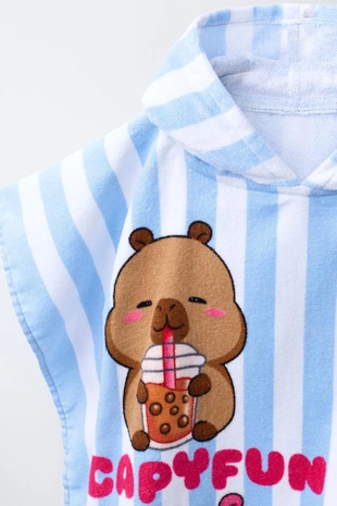 Полотенце-пончо в полоску с принтом «капибара Capyfun ©»- Заказать в России