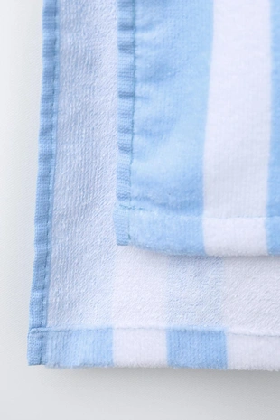 Полотенце-пончо в полоску с принтом «капибара Capyfun ©»- Заказать в России