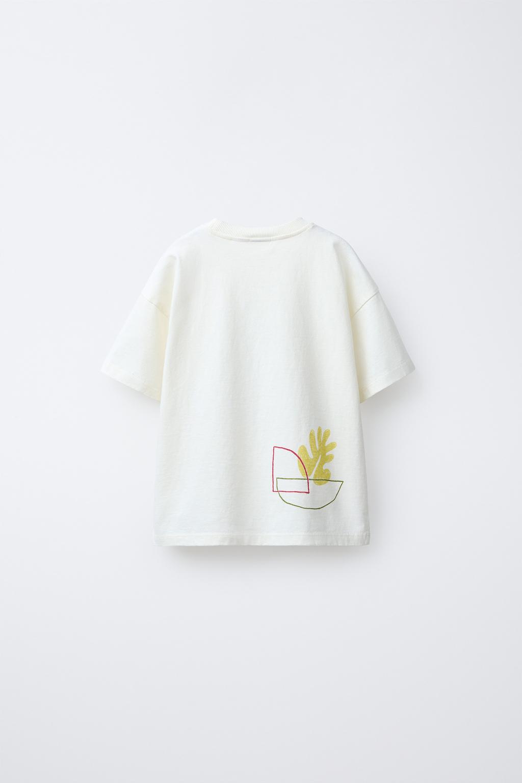 ФУТБОЛКА С ГЕОМЕТРИЧЕСКИМ ПРИНТОМ