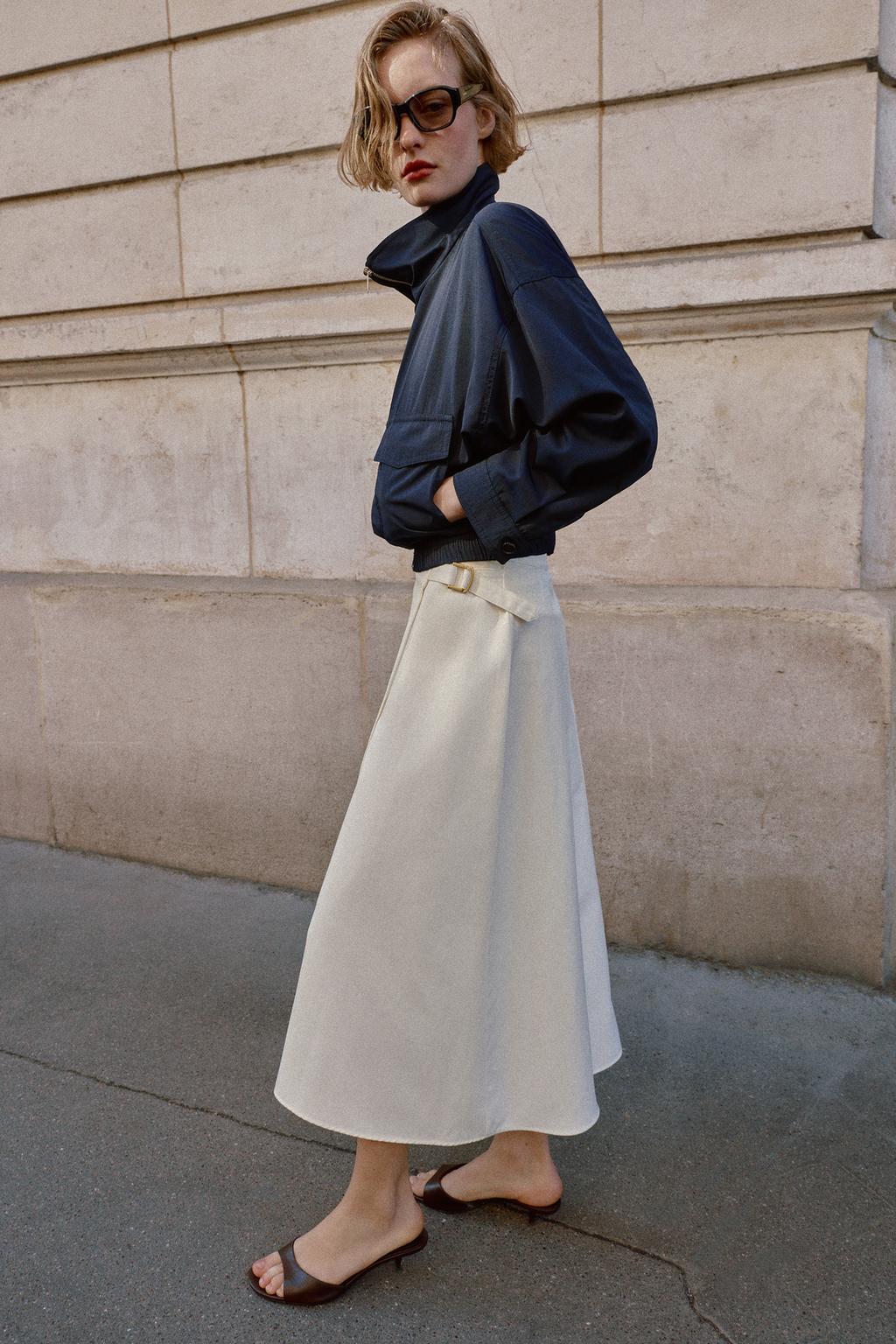 КУРТКА С ВОРОТНИКОМ-СТОЙКОЙ И КЛАПАНАМИ