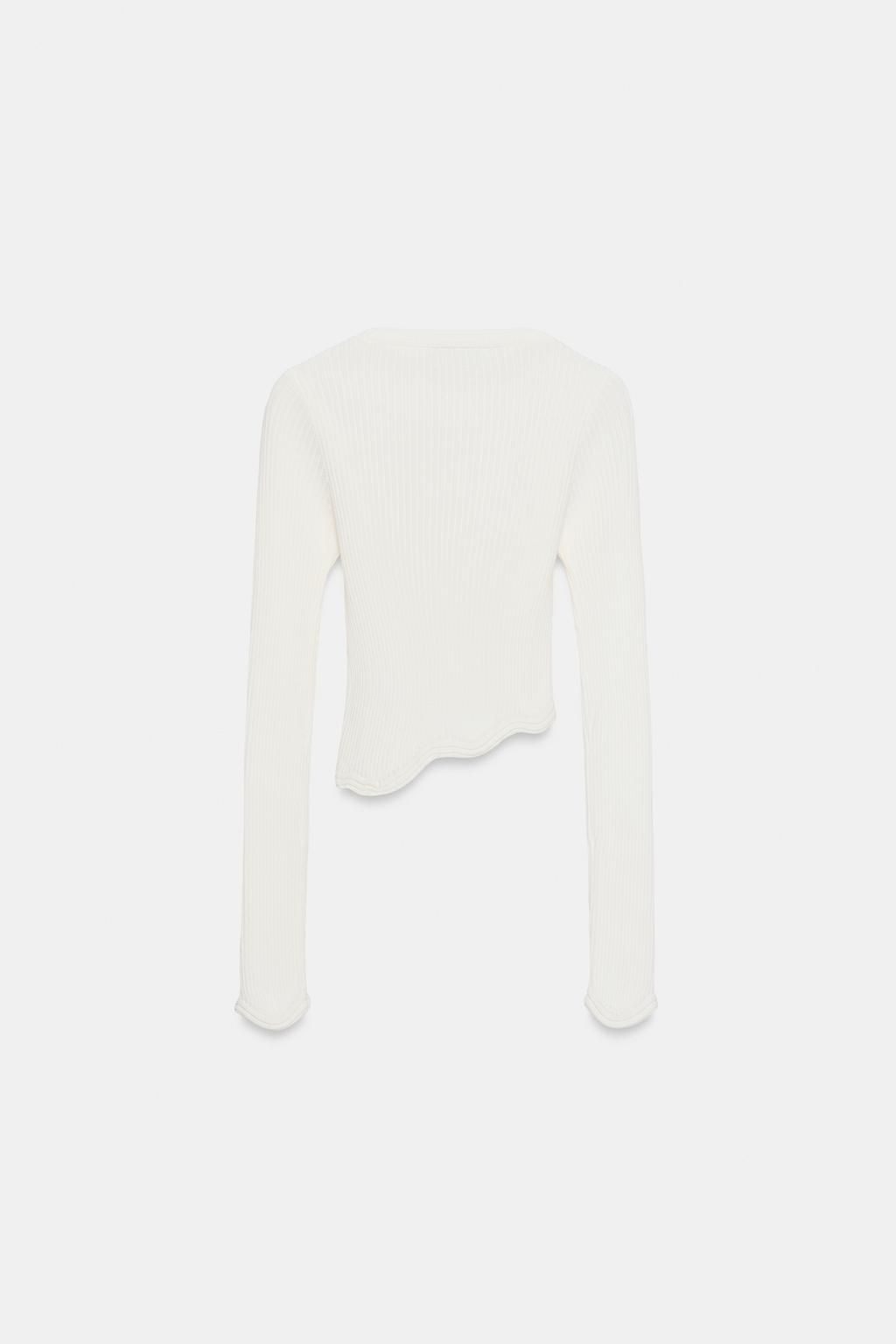 УКОРОЧЕННЫЙ ТОП С АСИММЕТРИЧНЫМ НИЗОМ