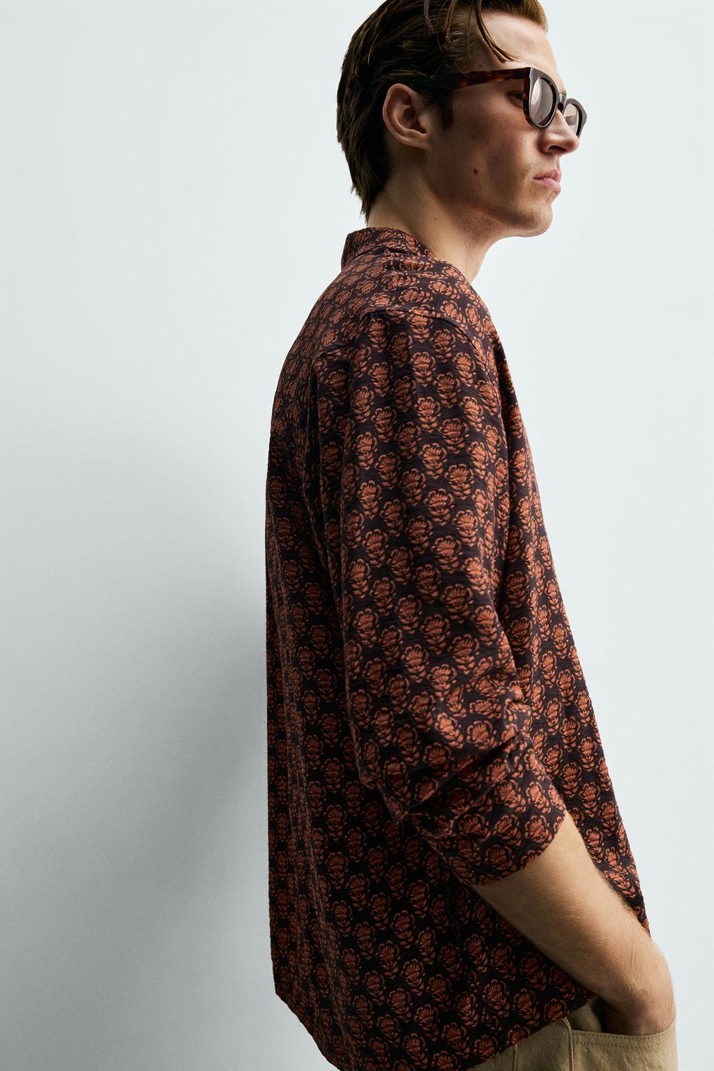 РУБАШКА СВОБОДНОГО КРОЯ С ГЕОМЕТРИЧЕСКИМ ПРИНТОМ