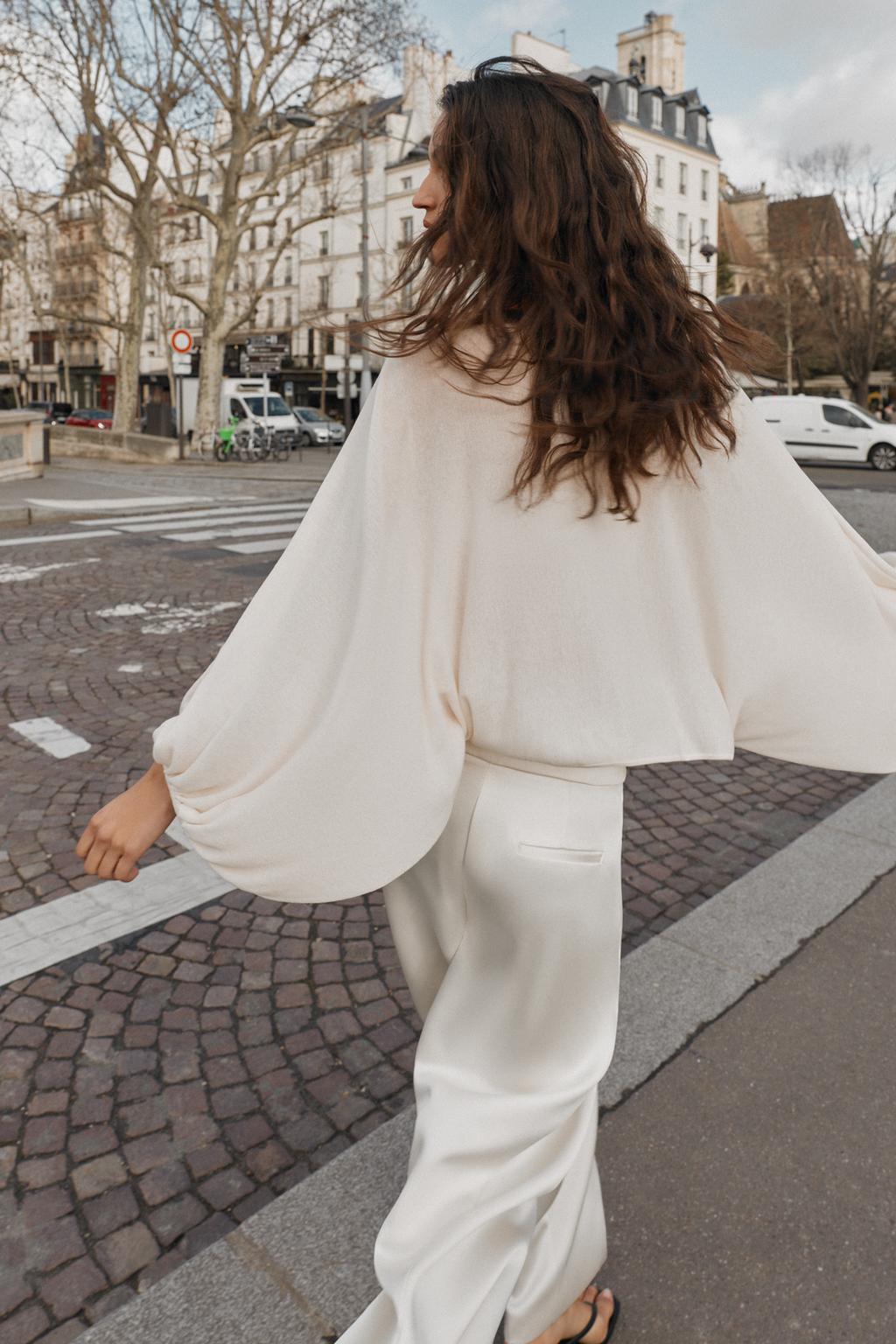 ТРИКОТАЖНЫЙ ТОП С ОБЪЕМНЫМИ РУКАВАМИ