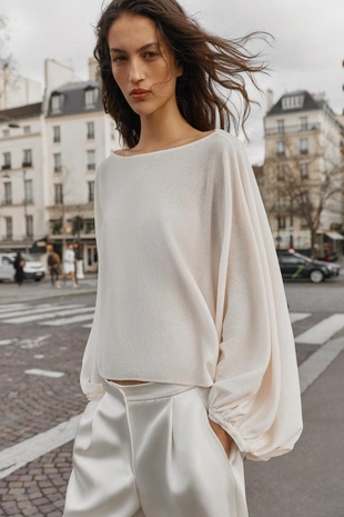 Трикотажный топ с объемными рукавами- Заказать в России