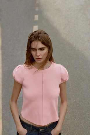 Трикотажный топ с объемными рукавами- Заказать в России