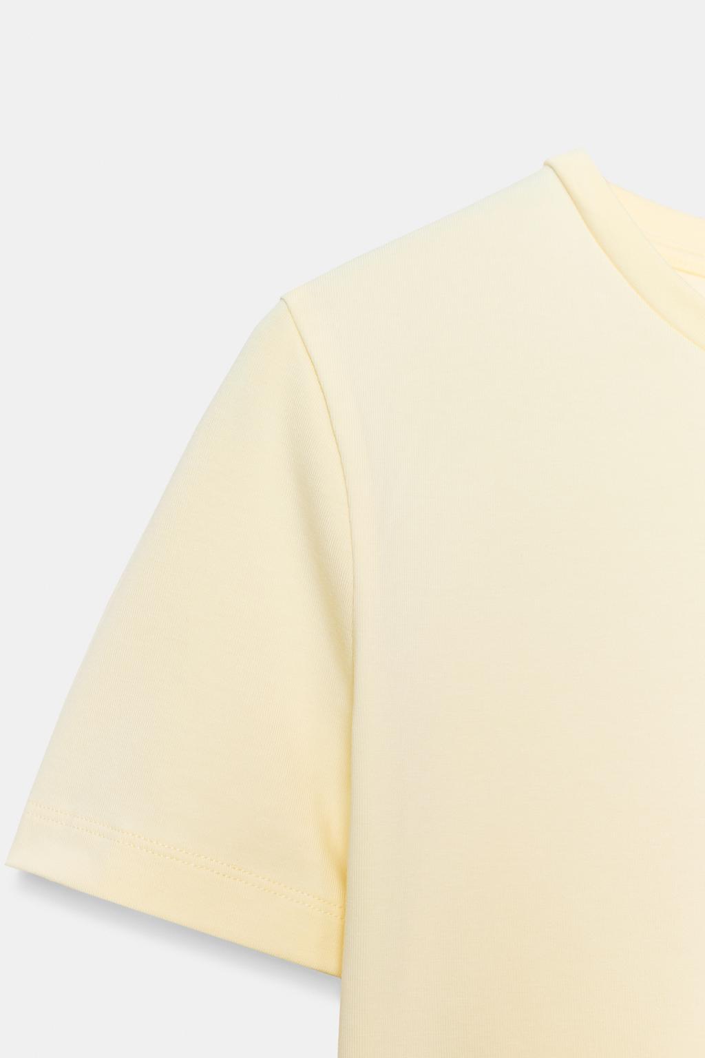 УКОРОЧЕННАЯ ФУТБОЛКА С КОРОТКИМИ РУКАВАМИ