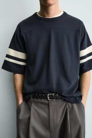 Футболка  с контрастными полосами- Заказать в России