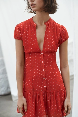 Короткое платье в горошек- Заказать в России