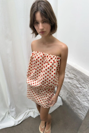 Платье без бретелек в горошек- Заказать в России