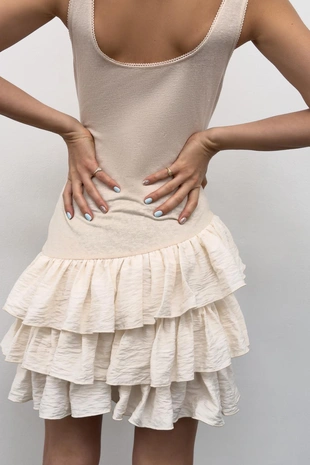 Короткое платье с воланами- Заказать в России