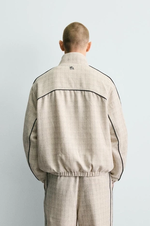 Куртка  с контрастной отделкой- Заказать в России