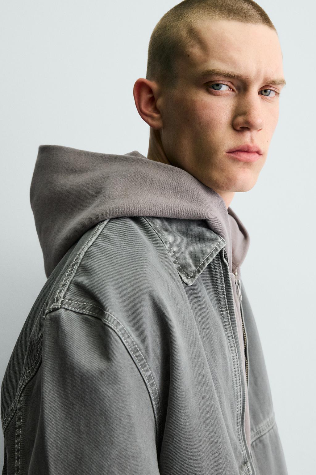 КУРТКА  С КОНТРАСТНОЙ ОТСТРОЧКОЙ