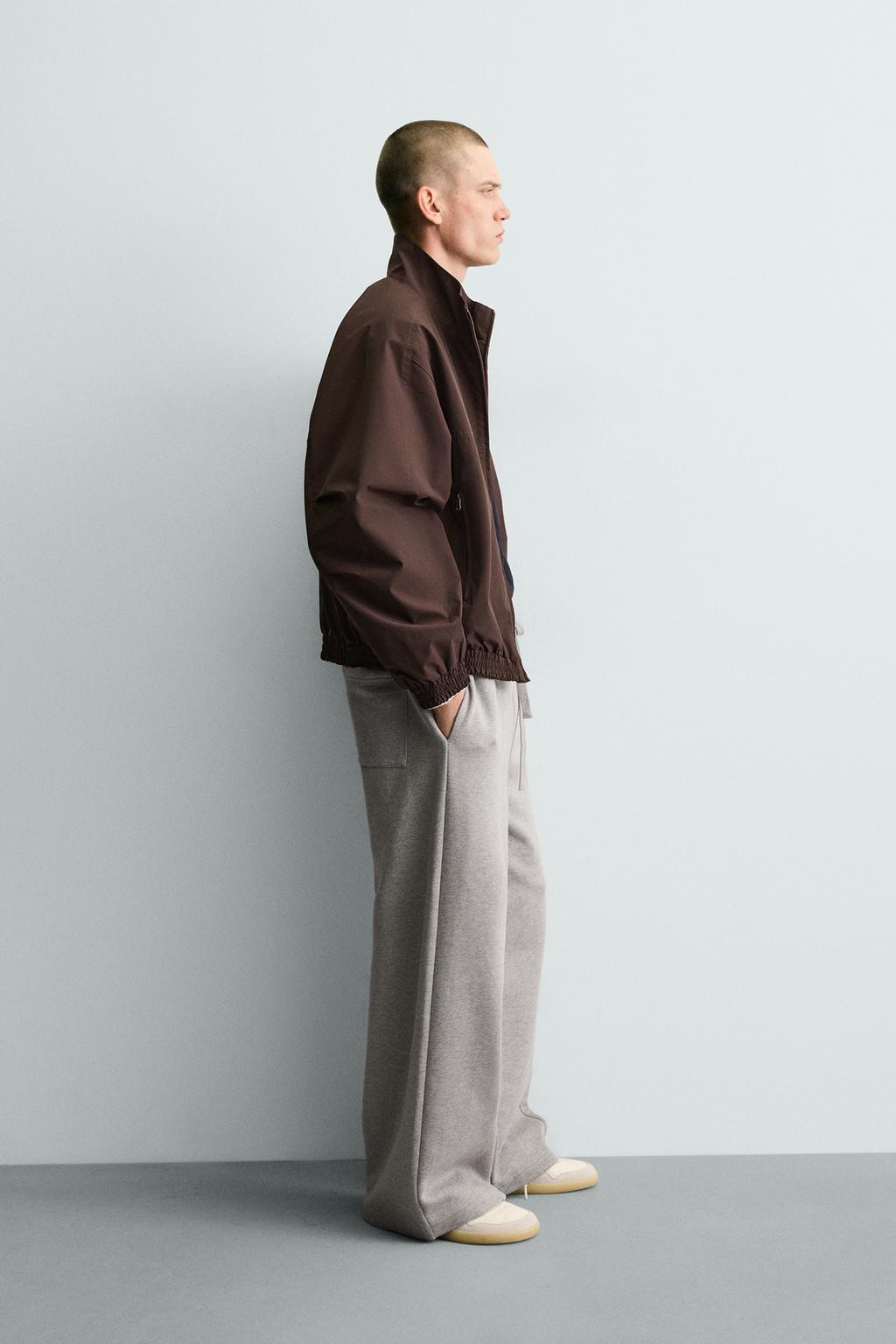 КУРТКА  ИЗ ВЫСОКОТЕХНОЛОГИЧНОЙ ТКАНИ 