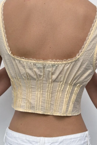 Кроп-топ с кружевом- Заказать в России