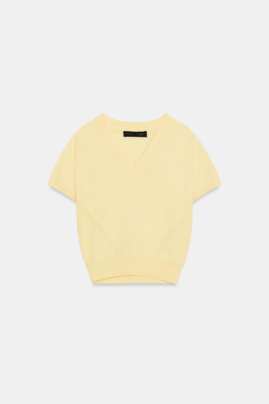 УКОРОЧЕННЫЙ ТОП С V-ОБРАЗНЫМ ВЫРЕЗОМ