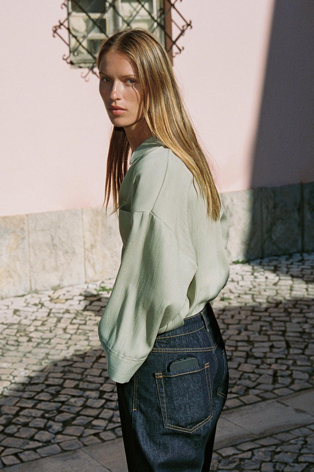 РУБАШКА ОВЕРСАЙЗ С ШИРОКИМИ РУКАВАМИ