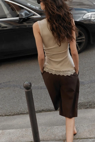 Топ с драпировкой и кружевом