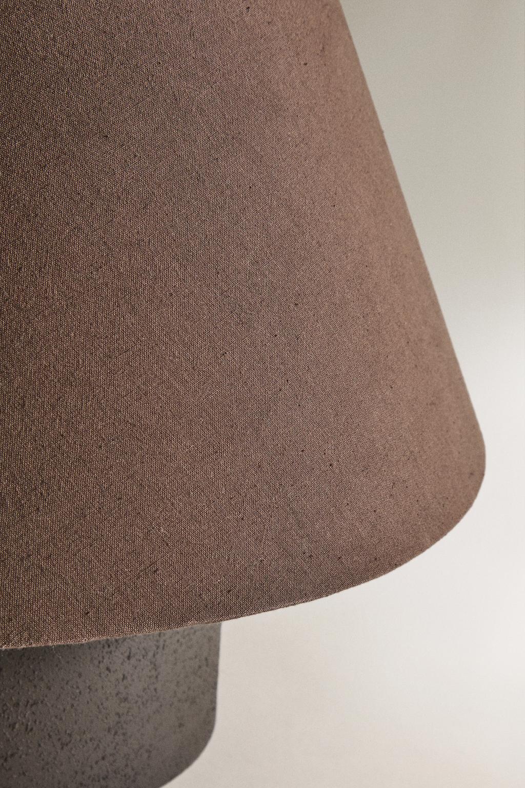 Настольная лампа из металла и хлопка