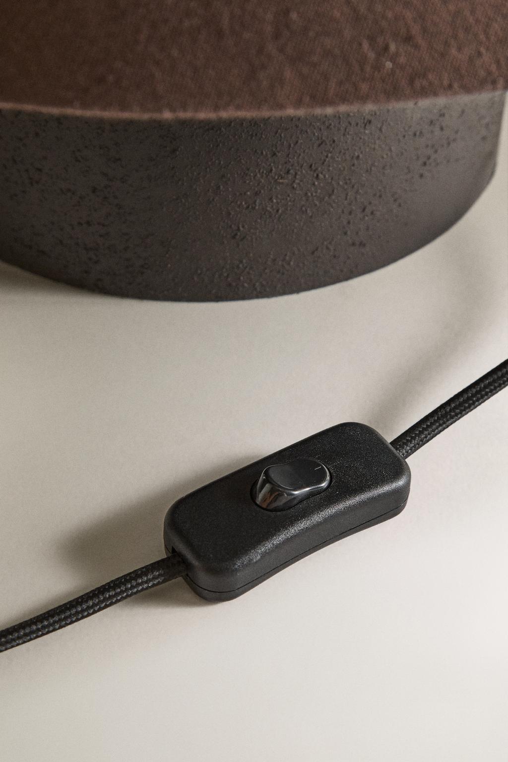 Настольная лампа из металла и хлопка