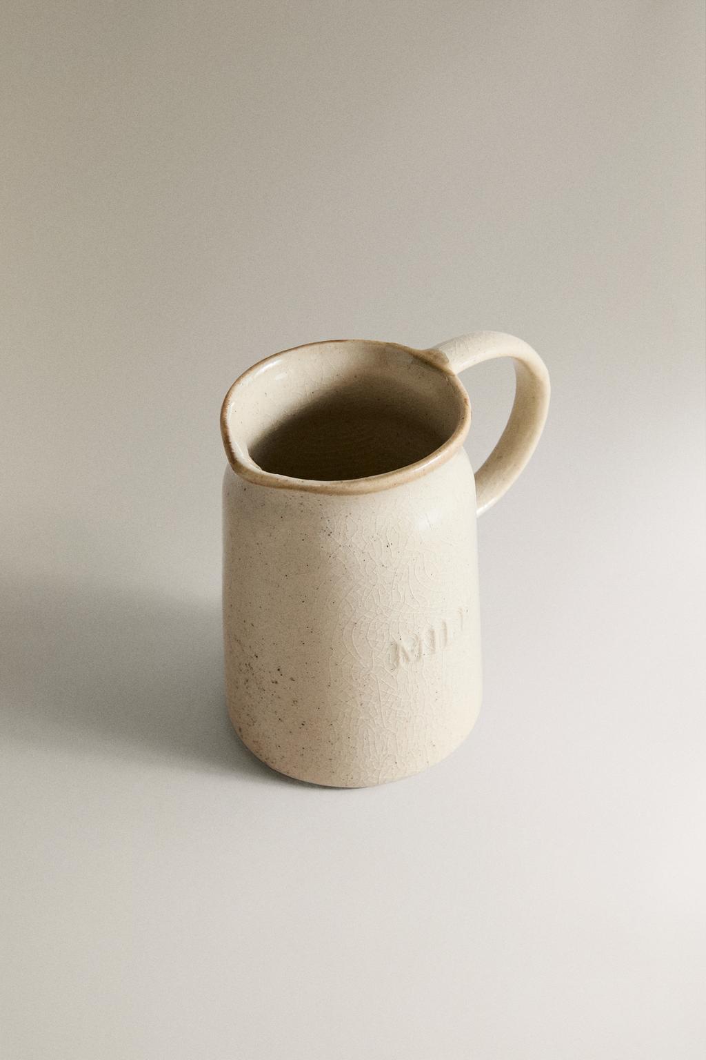 Керамический кувшин для молока