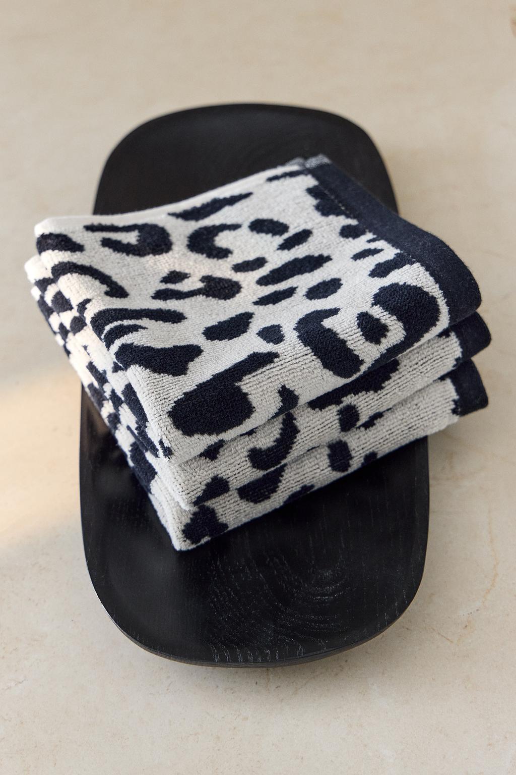 Набор банных полотенец с животным принтом из велюра (набор из 3 шт.)