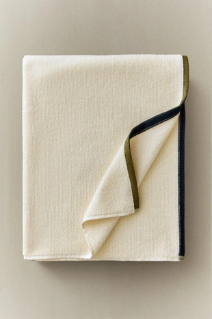 Полотенце для ванны с рельефным узором и контрастным краем- Заказать в России