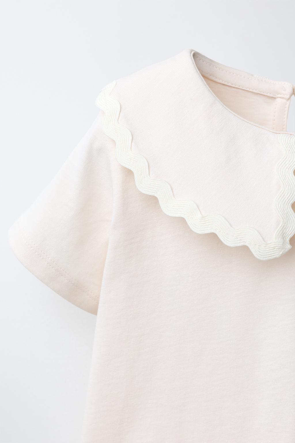 ФУТБОЛКА С ВОЛНИСТЫМ ВОРОТНИКОМ