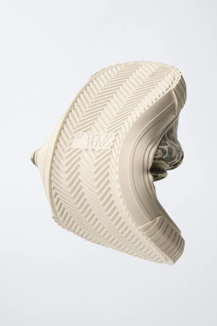 Кроссовки «Barefoot» с анималистическим принтом- Заказать в России