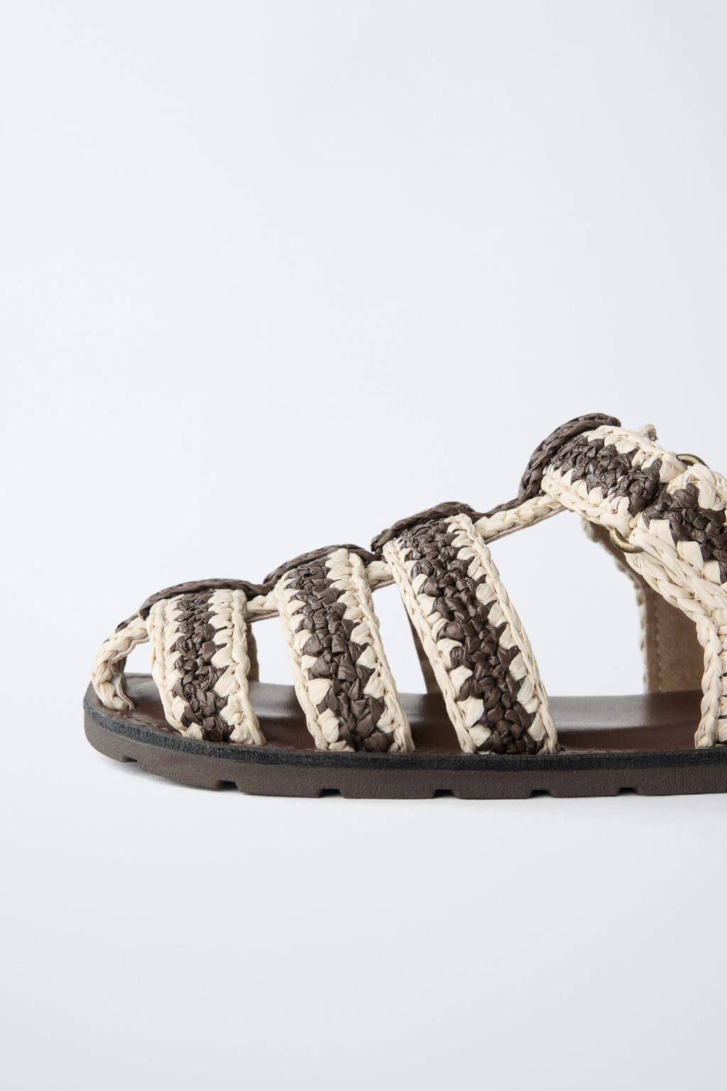 САНДАЛИИ C РЕМЕШКАМИ