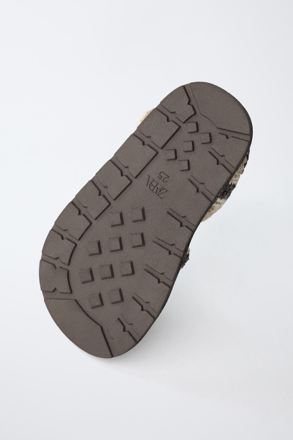 САНДАЛИИ C РЕМЕШКАМИ